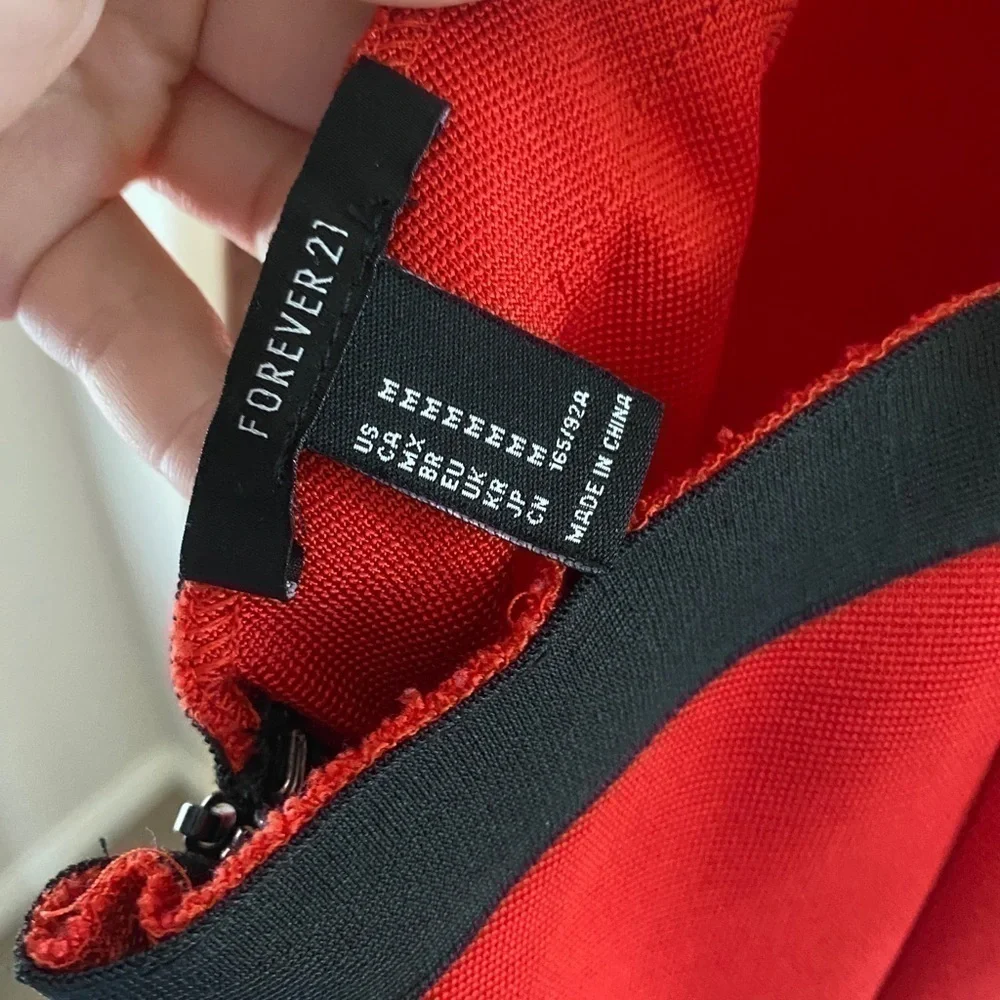 Forever 21 - red and black mini dress - cross back size M - Picture 3 of 4